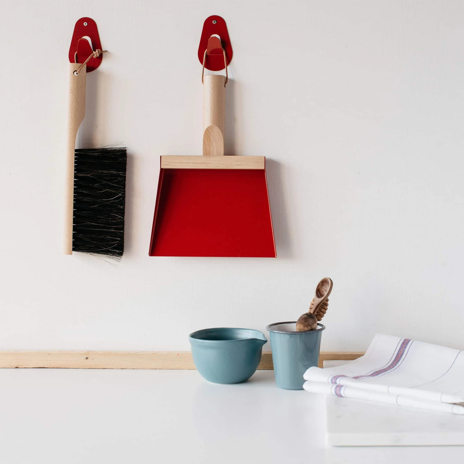 Andree Jardin Hand Brush & Dustpan Set - Red 5 Andree Jardin Hand Brush & Dustpan Set - Red