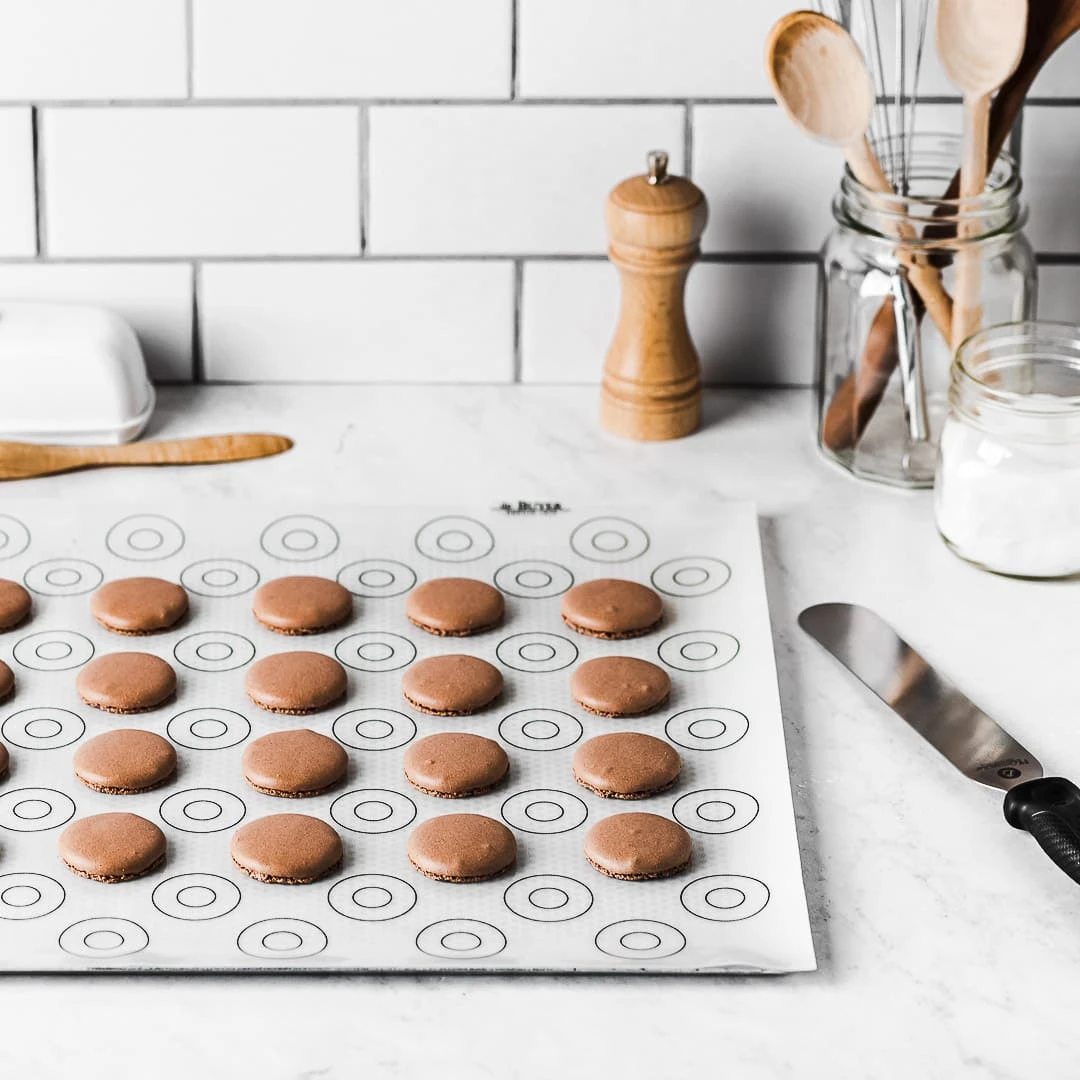 Cookware De Buyer Non-Stick Macaron Stencil Baking Mat 5 Cookware De Buyer Non-Stick Macaron Stencil Baking Mat
